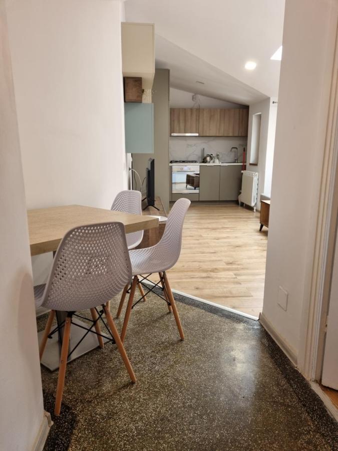 Cozy Apartment Near City Center Bucarest Exterior foto
